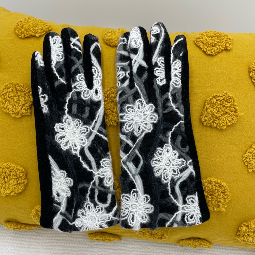 Renee’s NYC Accessories Embroidered Gloves
